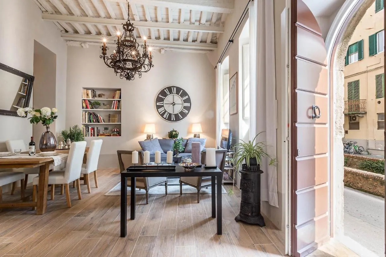 Casa Janca, Find Sanctuary At Extraordinary Rates! Luxury Smart Apartment In Central Lucca